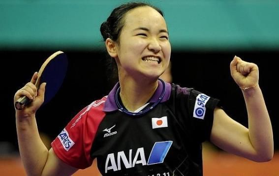 布莱顿球员三笘薰与日本战犯合影引发争议，俱乐部致歉未提菲律宾球迷，引发不满。