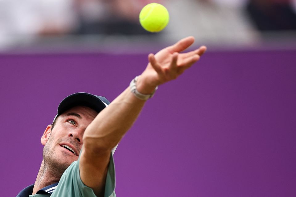 了积极逼抢 了积极逼抢