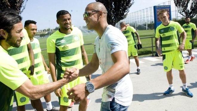 然拥有几位 然拥有几位